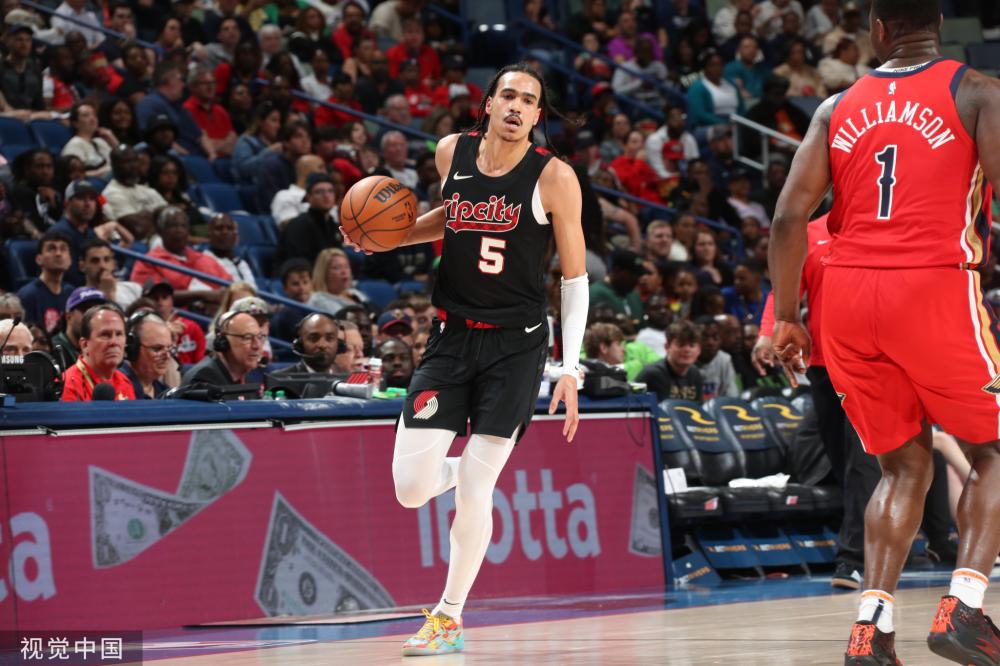 中场合围的 中场合围的